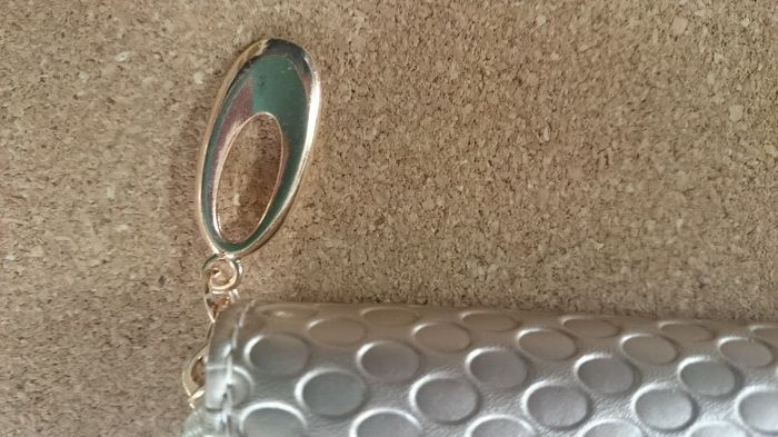 一粒万倍財布 取っ手部分の画像