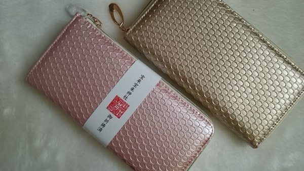 ピンク 一粒万倍財布と金運一粒万倍財布を比較