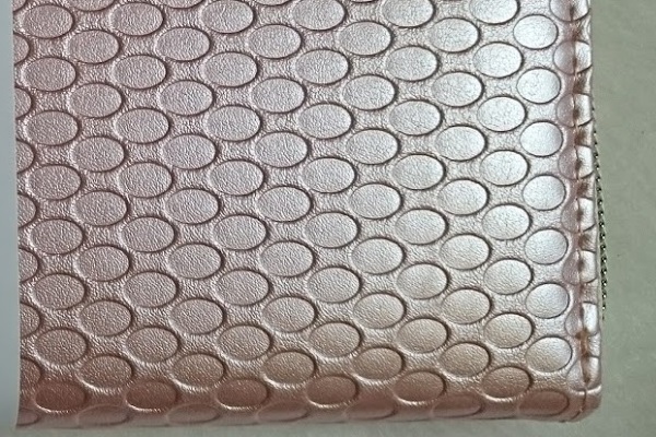 一粒万倍財布 表面の拡大画像